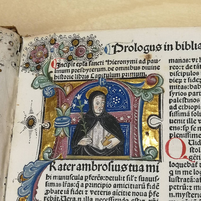 Inkunaabelin käsinmaalattu alkukirjain